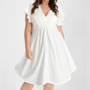 BLOOMCHIC Solid White Lace Cap Sleeve Flutter Button Knee Dress Size 12
